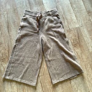 Lululemon pants size 8